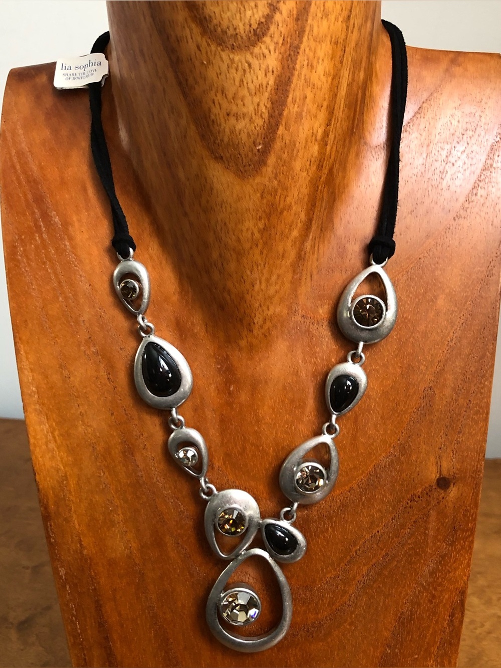 NWT Lia Sophia Black and Silver Toned Teardrop Statement Necklace